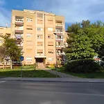 Zora Apartment