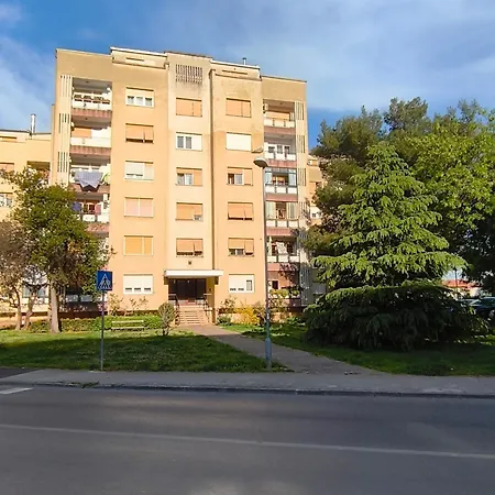 Zora Apartmán